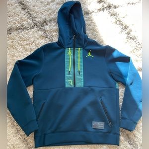 Air Jordan - Nike - Dri-Fit Anti Gravity Equipment Hoodie - Really nice! Size L